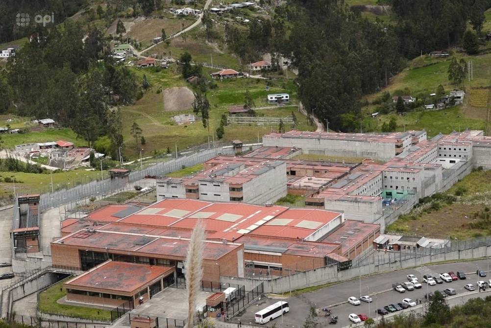 Más de medio centenar de retenidos por los presos en seis cárceles de Ecuador