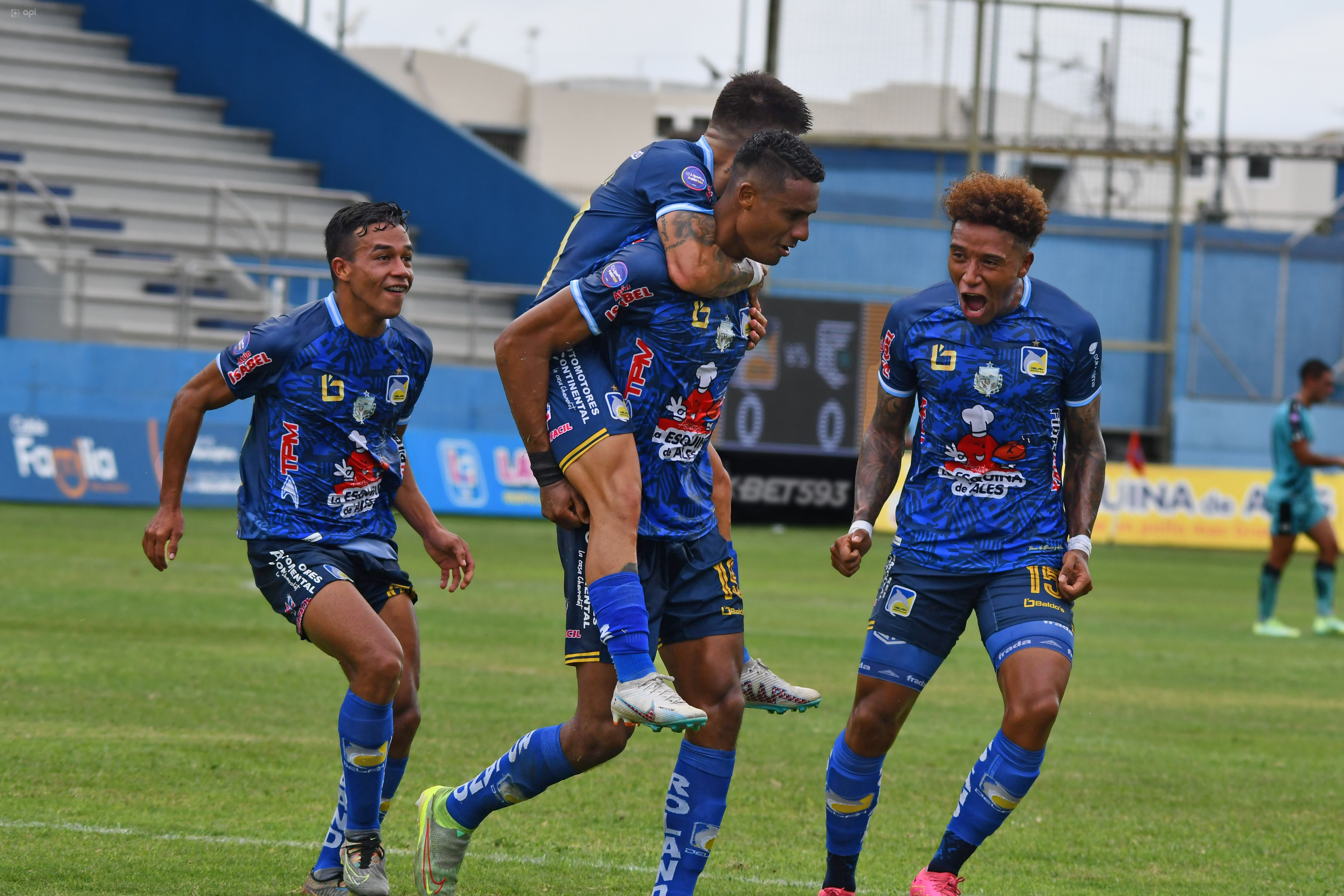 Delfín goleó a Cumbayá en el estadio Jocay y aumenta las posibilidades de clasificarse a un torneo internacional.