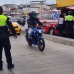 Cuatro horas de agonía tuvo un hombre tras sufrir un accidente de tránsito en la avenida 4 de Noviembre de Manta.