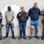 La Policía frustró el asalto a un camión blindado y logró la detención de tres presuntos delincuentes, en Guayaquil.