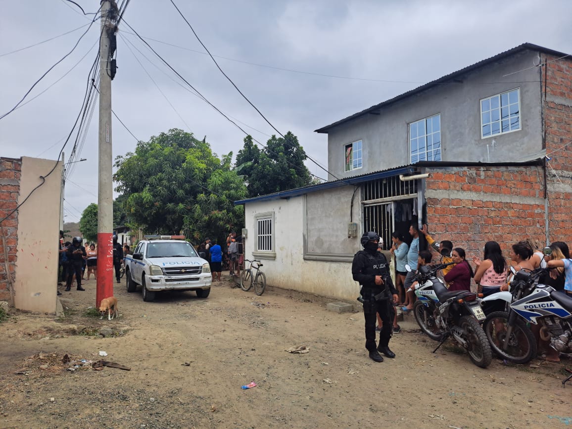 A un hombre lo mataron dentro de una vivienda en el sitio El Pedregal, de la parroquia Picoazá, de Portoviejo.