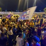Caravanas en varias ciudades de Ecuador por el triunfo de Daniel Noboa