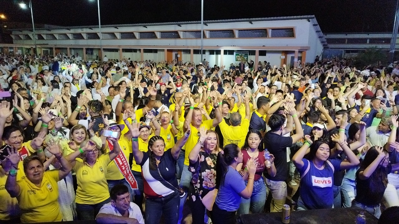 Con una peña bailable, exalumnos de la unidad educativa Eugenio Espejo, de Chone, celebrarán un reencuentro.