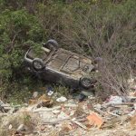 Muere hombre que terminó en un barranco tras balacera