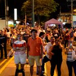 Miles de manabitas se congregan en diferentes tramos de la avenida Manabí de Portoviejo, capital de los manabitas.
