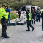 Camión que transportaba droga se accidentó en la vía Papallacta-Quito 
