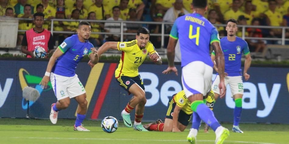 Colombia aprovechó las bajas de Brasil y venció 2-1