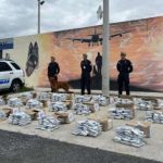 La Policía Nacional decomisó algo más de media tonelada de droga en el interior del aeropuerto Mariscal Sucre de Quito.