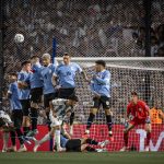 Argentina cayó 2-0 ante Uruguay en uno de los duelos más atractivos de la fecha