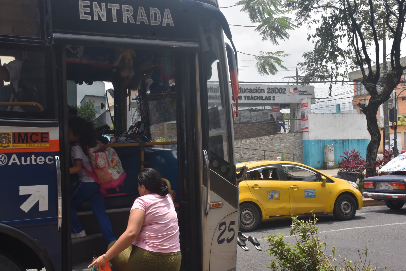 Suben las tarifas de buses urbanos y taxis