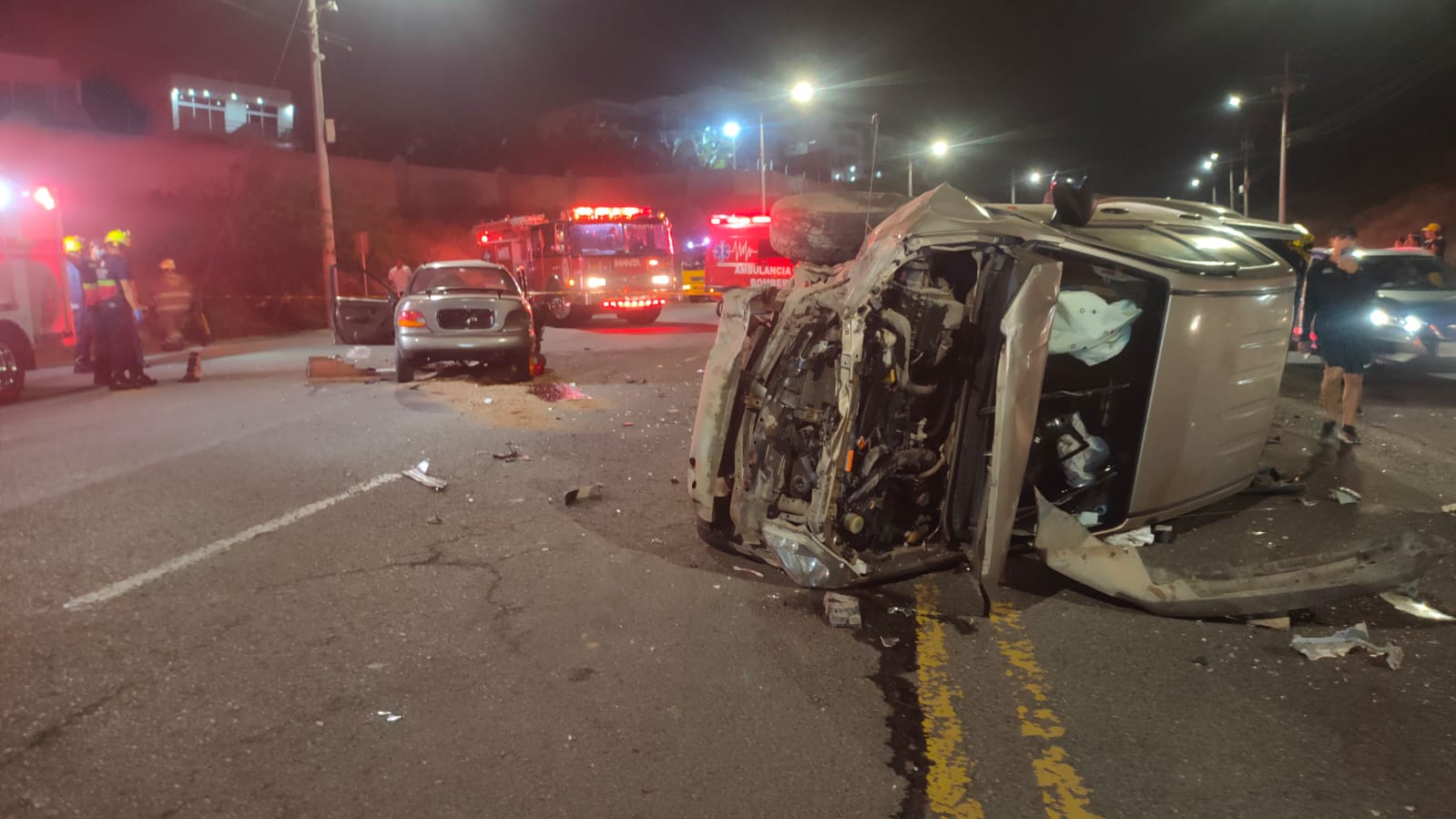 Pasadas las 19h30 de este miércoles 29 de noviembre del 2023 una mujer perdió la vida en el ingreso al sector de Piedra Larga.