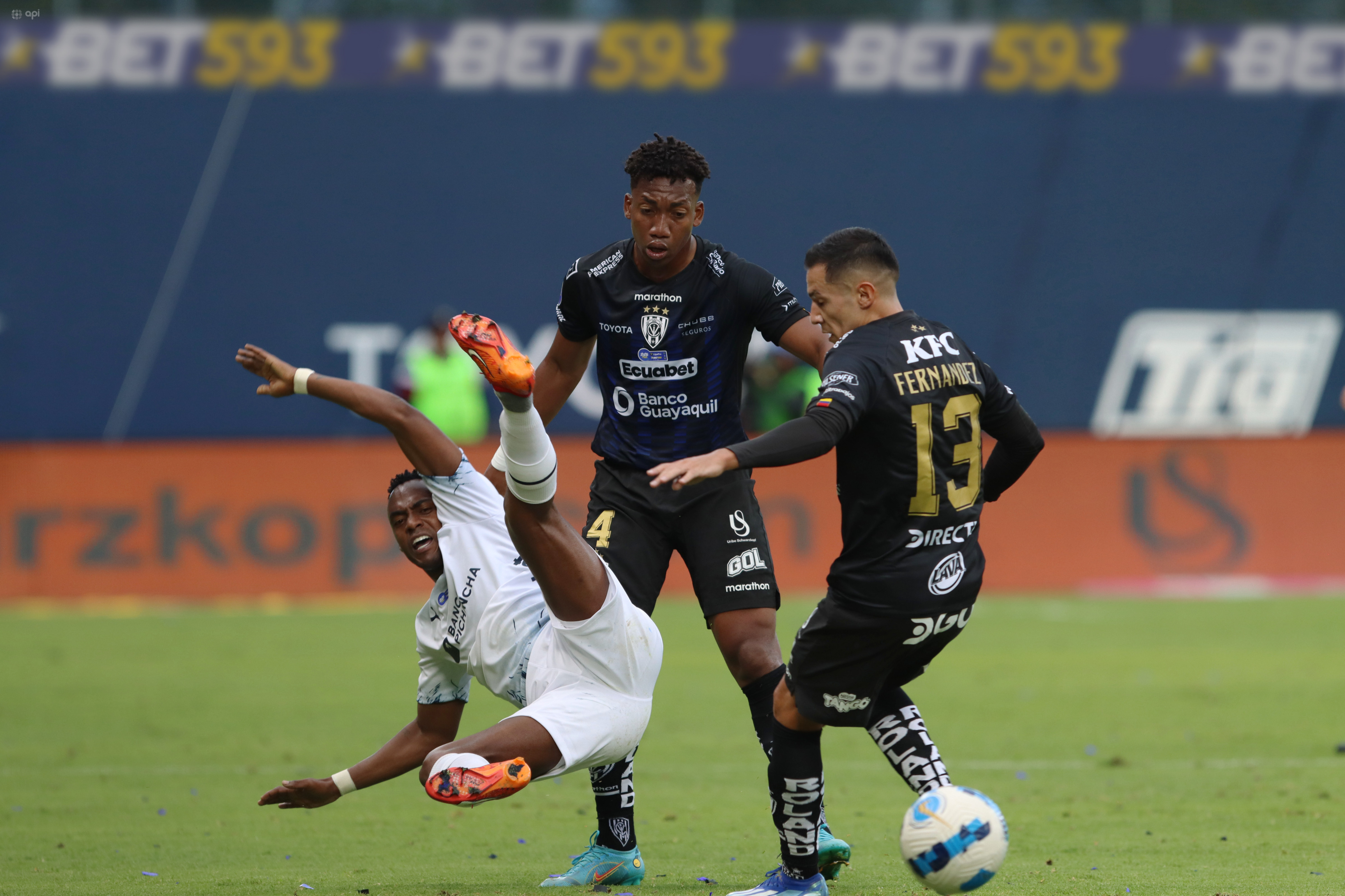 Sangolqui, domingo 10 de diciembre del 2023 Cotejo entre Liga Deportiva Universitaria vs Independiente del Valle, Final de ida por el Campeonato de la LigaPro 2023,en el Estadio Banco de Guayaquil. Fotos:Rolando Enríquez/API