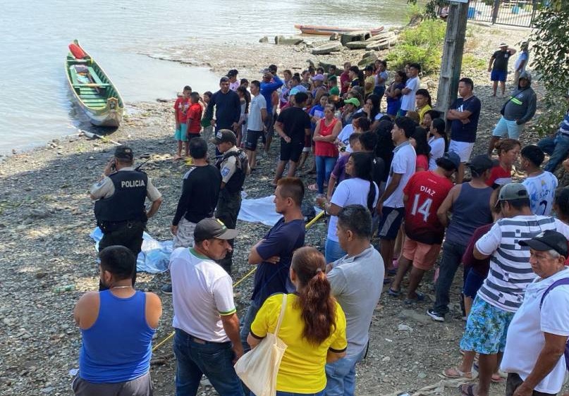 El naufragio de una canoa en Daule ha dejado, hasta el momento, el fallecimiento de cuatro personas, confirmó la Policía.