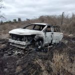 Carro quemado en Bajo La Palma de Montecristi