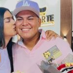 La novia de Andy García le regaló una gallina en su cumpleaños