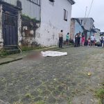 Más de diez disparos recibió un hombre la mañana de este sábado 23 de diciembre de 2023 en Santo Domingo de los Tsáchilas.