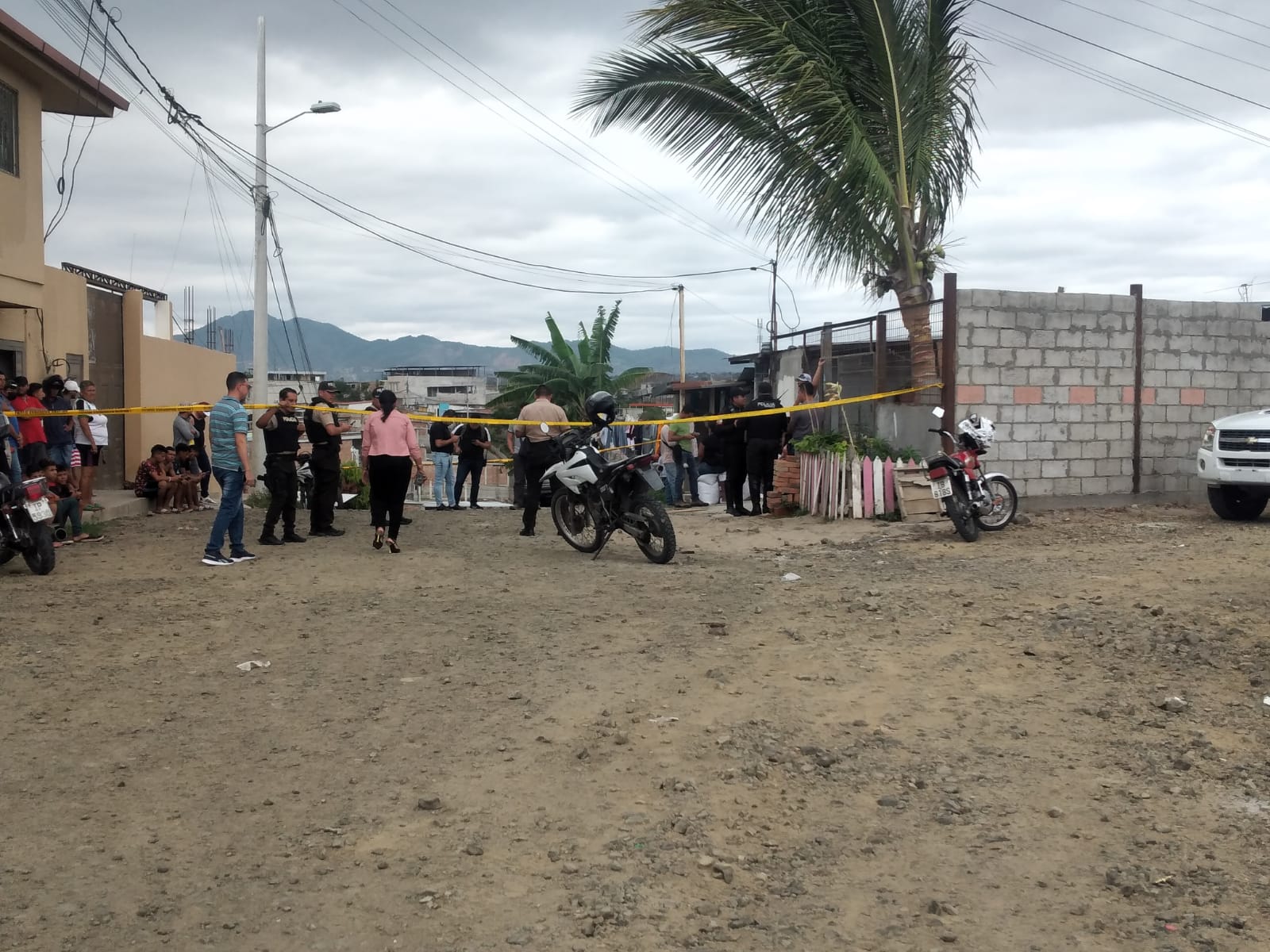 Un hombre, de 35 años de edad, fue asesinado en el patio de su casa pasado el mediodía de este miércoles 27 de diciembre.