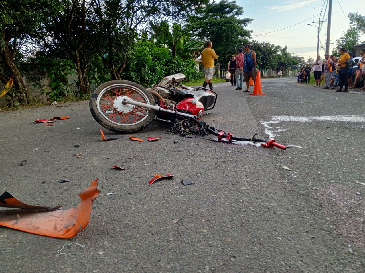 Policía y catequista murieron en accidente de tránsito en Manabí