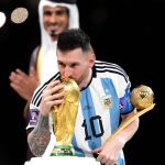 Lionel Messi besó la Copa Mundial hace un año