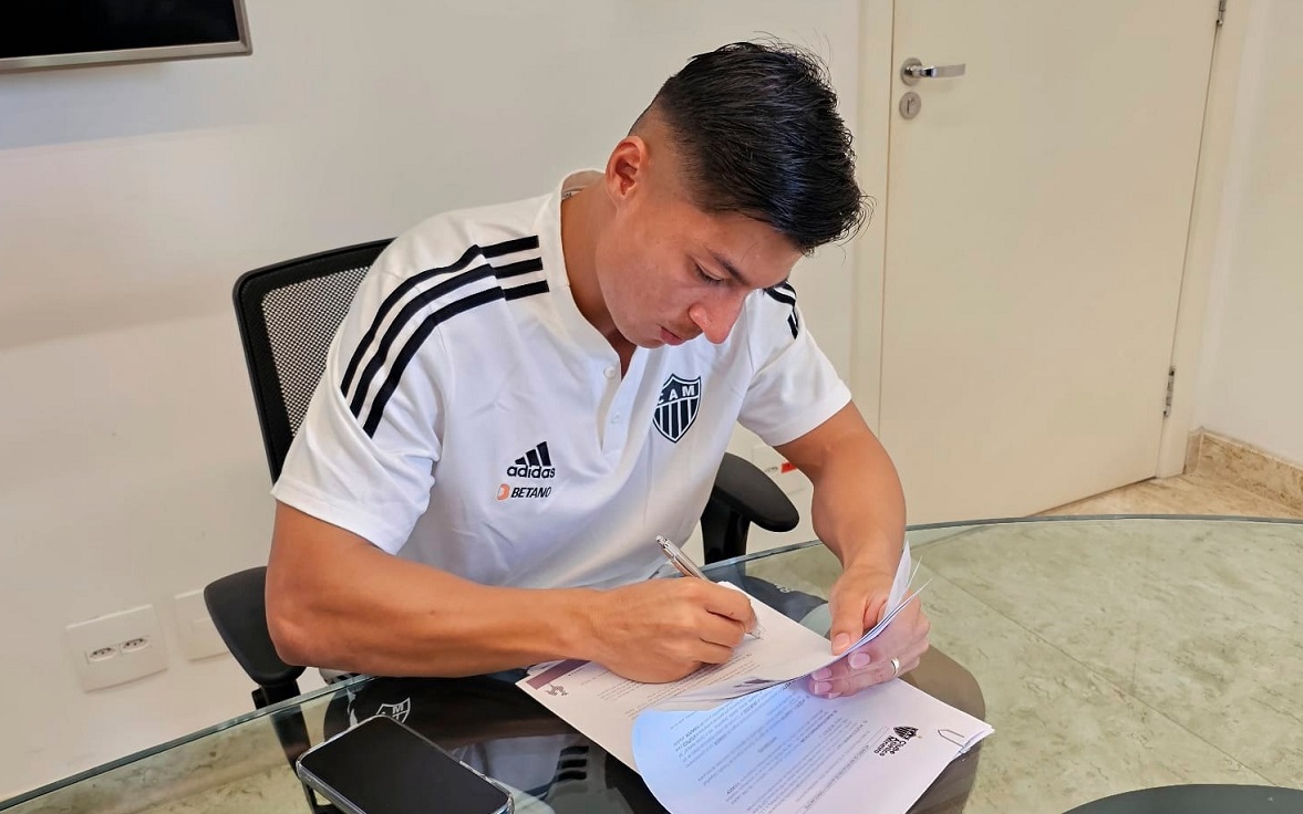 El jugador ecuatoriano Alan Franco se mostró muy contento en redes sociales al renovar contrato con el Atlético Mineiro.