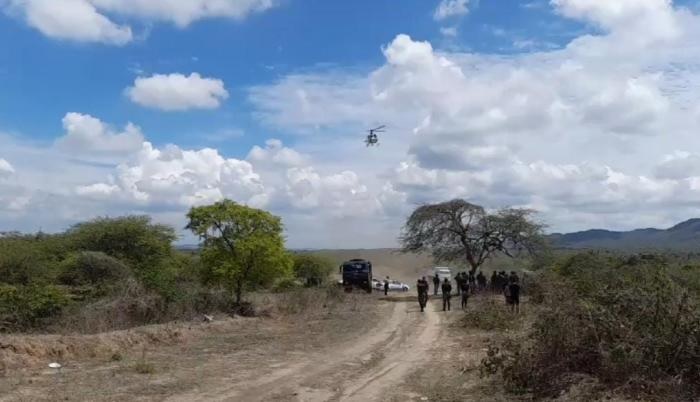Policías y militares destruyeron lo que sería una pista clandestina, en la provincia de Santa Elena, detallaron las autoridades.