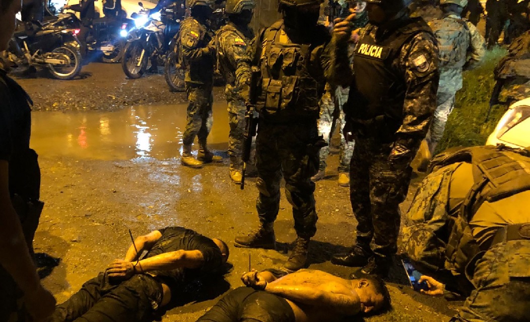 Dos de los seis reos que escaparon de la Penitenciaría del Litoral fueron recapturados por agentes de la Policía Nacional.