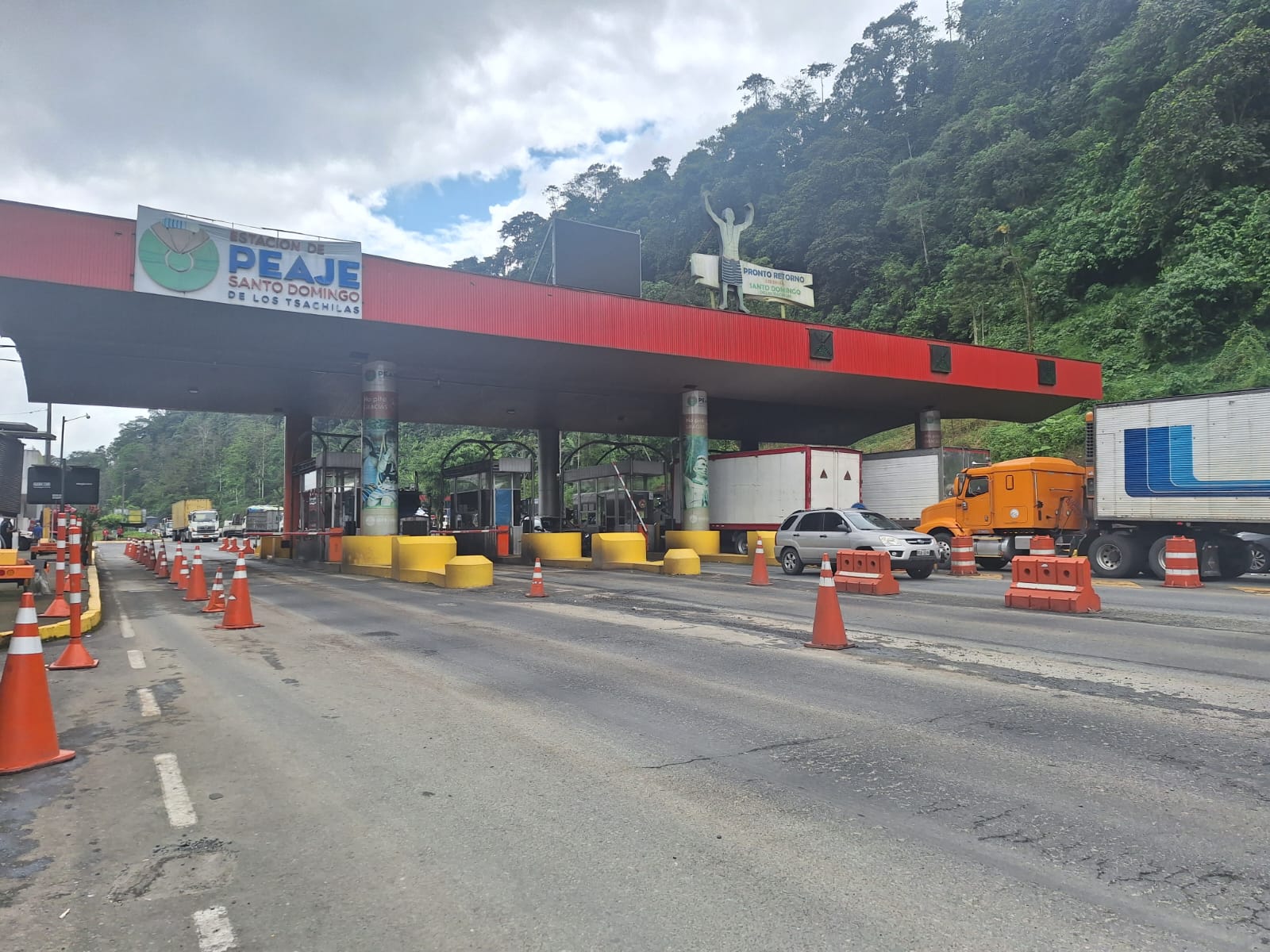 Se habilita el paso en la vía a Alóag-Santo Domingo