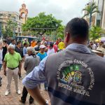 Representantes del Sindicato de Trabajadores del Municipio de Pichincha, en Manabí, exigen el pago de sueldos atrasados desde hace tres meses.