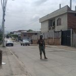 Policías y militares realizaron un operativo combinado en el barrio San Agustín, de Manta, este sábado 13 de enero del 2024.