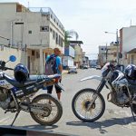 Una mochila negra olvidada en una ferretería puso en alerta a gran parte de los moradores del barrio La Ensenadita, en Manta.