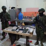 Militares y policías encontraron un dron durante operativo en Portoviejo