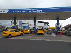 Tres delincuentes asaltaron una gasolinera, en Manta