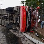 El paso lateral de El Carmen fue el escenario de un nuevo accidente de tránsito en el que se vio involucrado un bus  de pasajeros.