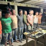 Nueve hombres detenidos dejó un operativo realizado en una finca ubicada en el norte de la provincia de Manabí.