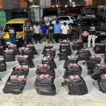 Dos toneladas y 400 kilos de droga se incautaron durante un operativo policial realizado en la ciudad de Guayaquil.