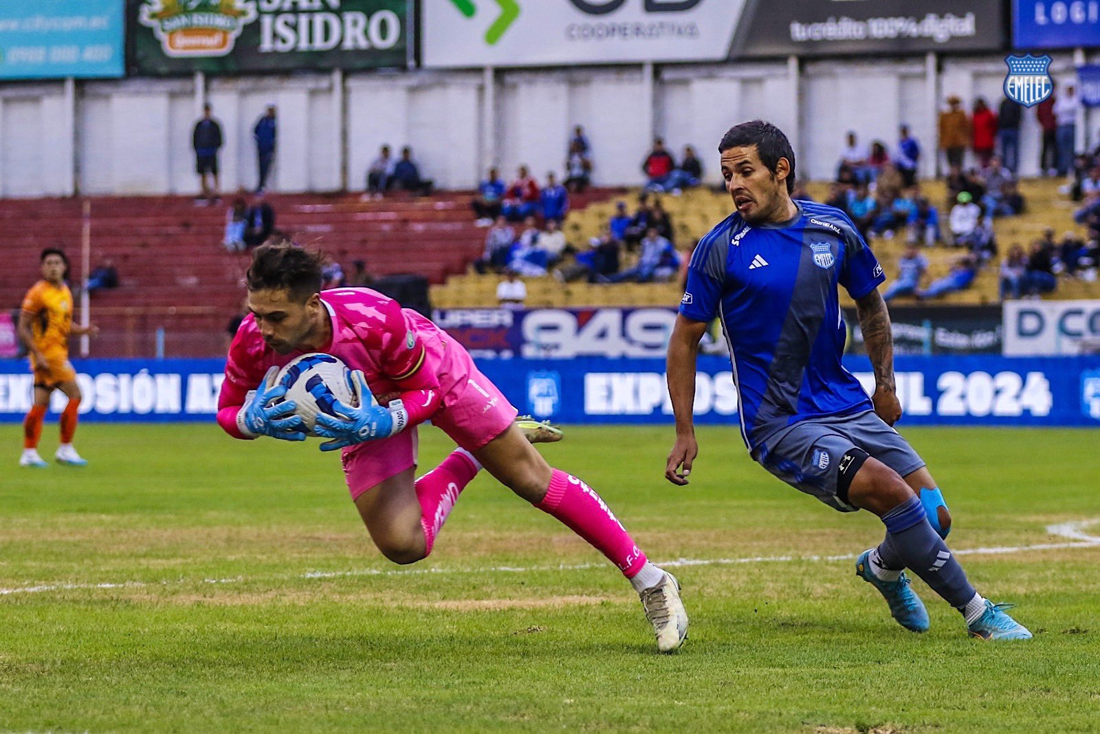 La Explosión Azul de Emelec se realizó en Cuenca