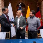 Estados Unidos y Ecuador buscan colaborar en la promoción de transporte sostenible