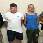 A dos presuntos extorsionadores se los detuvo la madrugada de este miércoles 28 de febrero del 2024, en Manta, Manabí.