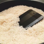 ¿Funciona colocar el teléfono mojado en arroz?