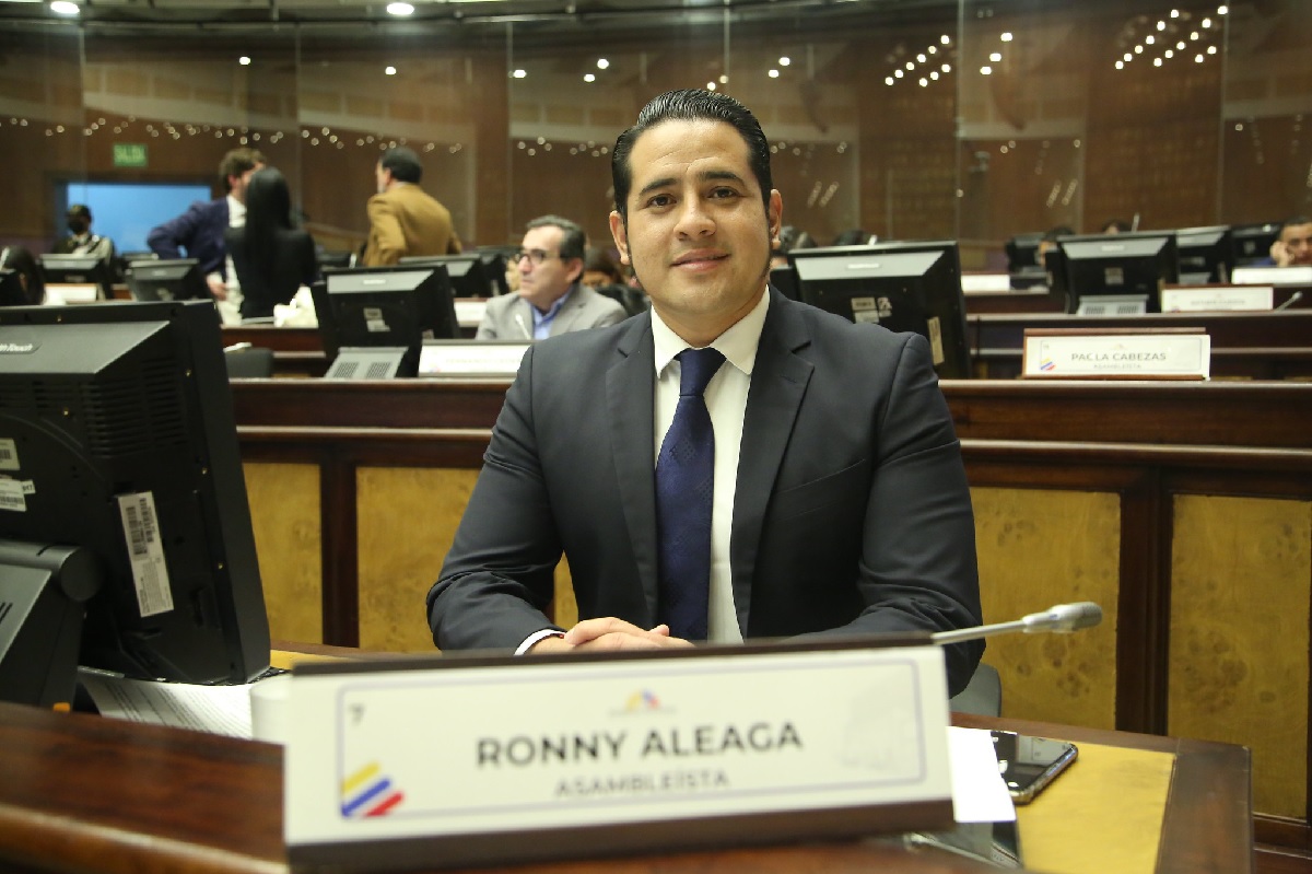 Al exasambleísta Ronny Aleaga y a otras doce personas se las vinculó oficialmente en la investigación por el caso Metástasis.