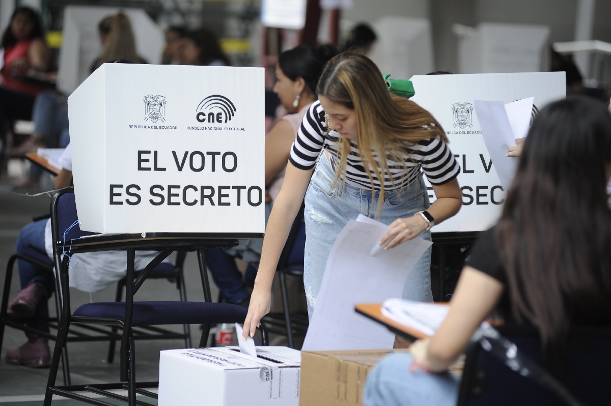 Un total de 285.917 personas integrarán las juntas receptoras del voto (JRV) para el referéndum y consulta popular del 21 de abril.