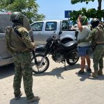 El cantón Puerto López, en el sur de la provincia de Manabí, fue militarizado tras el asesinato a bala de cinco personas.