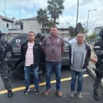 Militares vinculados a organizaciones terroristas, detenidos con 100 mil dólares