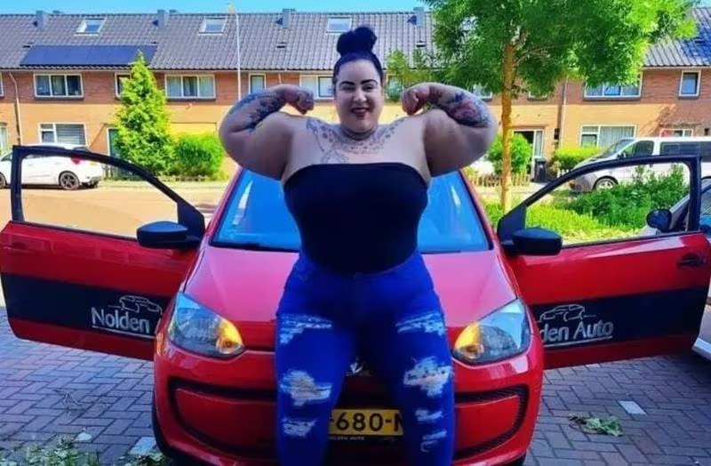 La conocen como “mujer Hulk”, pero su nombre real es Jackie Koorn. Nació en Holanda hace 34 años y su historia es viral.