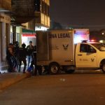 Paula, una niña de ocho años, compraba en una tienda con sus padres cuando sicarios dispararon varios tiros contra el negocio.