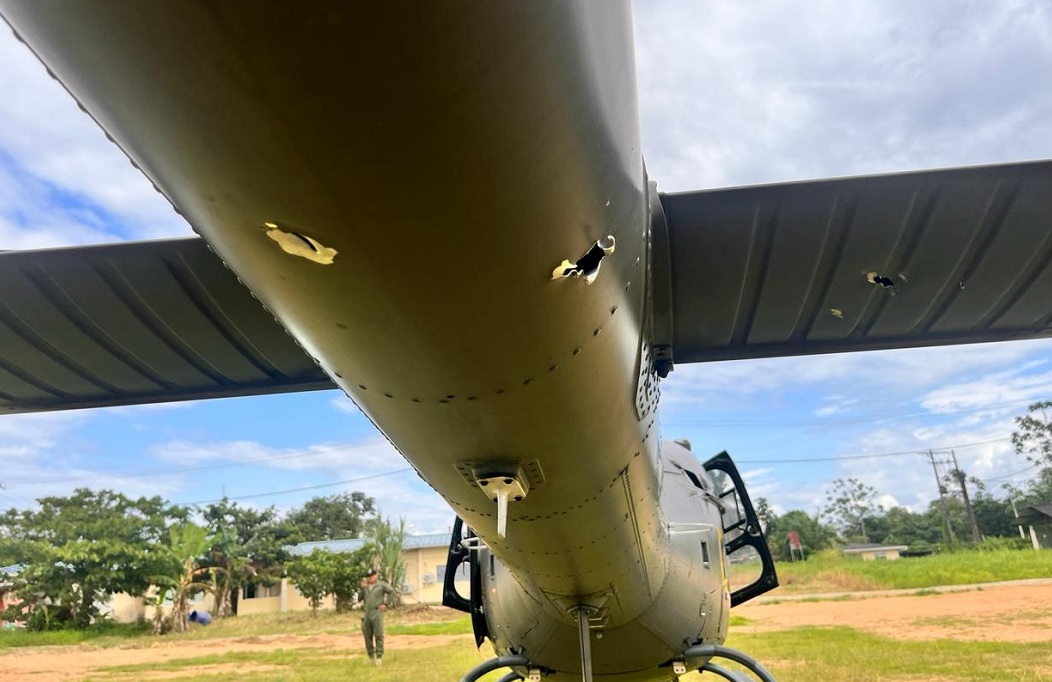 Un helicóptero militar recibió nueve impactos de bala  mientras realizaba un sobrevuelo en San Lorenzo de Esmeraldas.