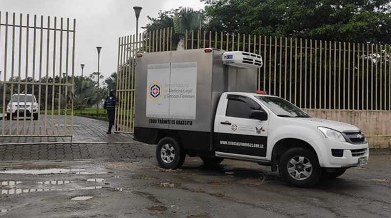 Una mujer asesinada es el resultado de la irrupción de varios hombres encapuchados a una vivienda de caña y madera.