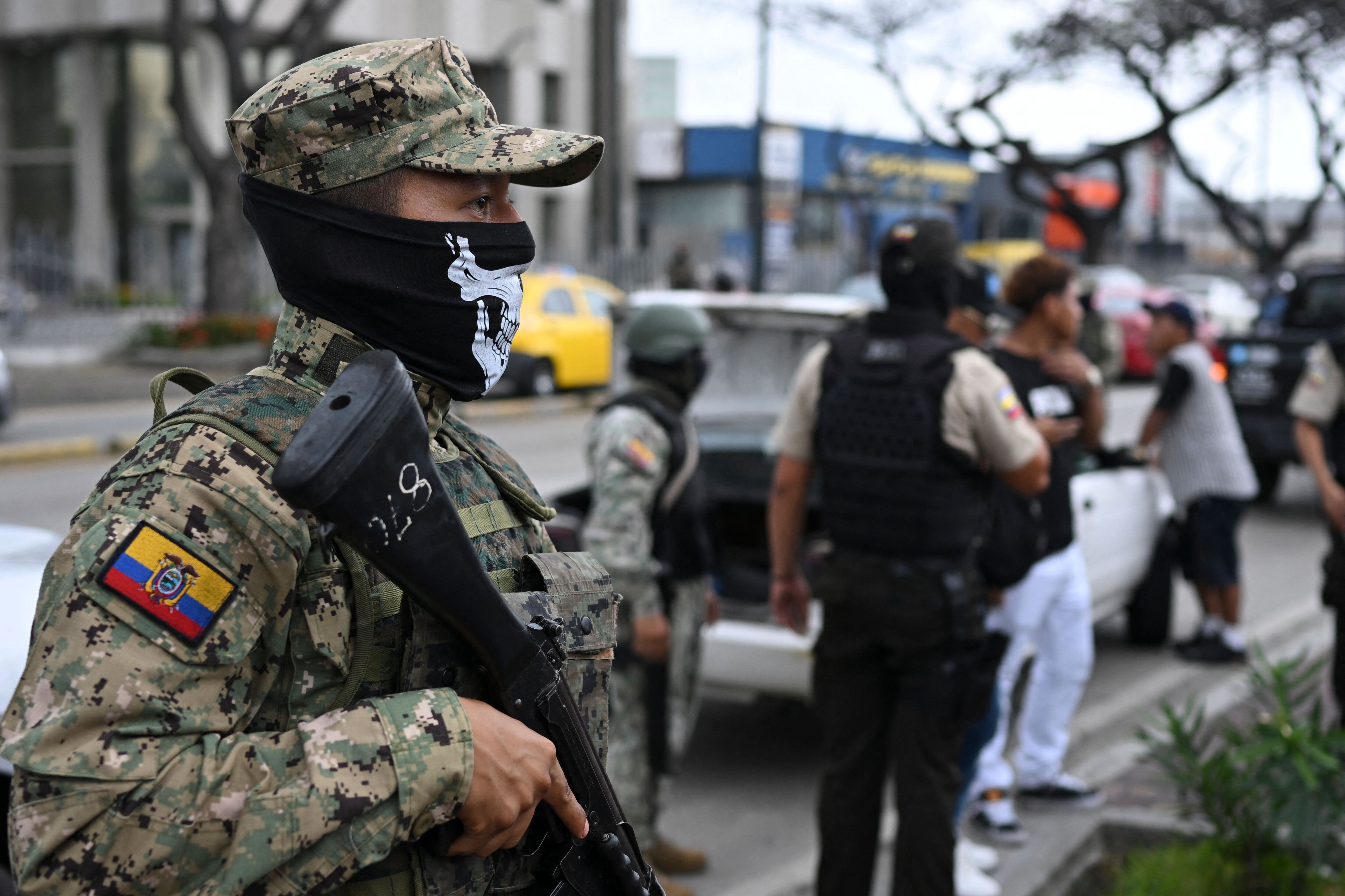 cuáles son los horarios del toque de queda en ecuador