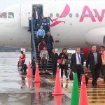 Avión de Avianca en el aeropuerto de Manta.