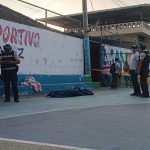 Dentro de una cancha de uso múltiple amaneció el cadáver de un hombre la mañana de este martes 16 de abril del 2024.